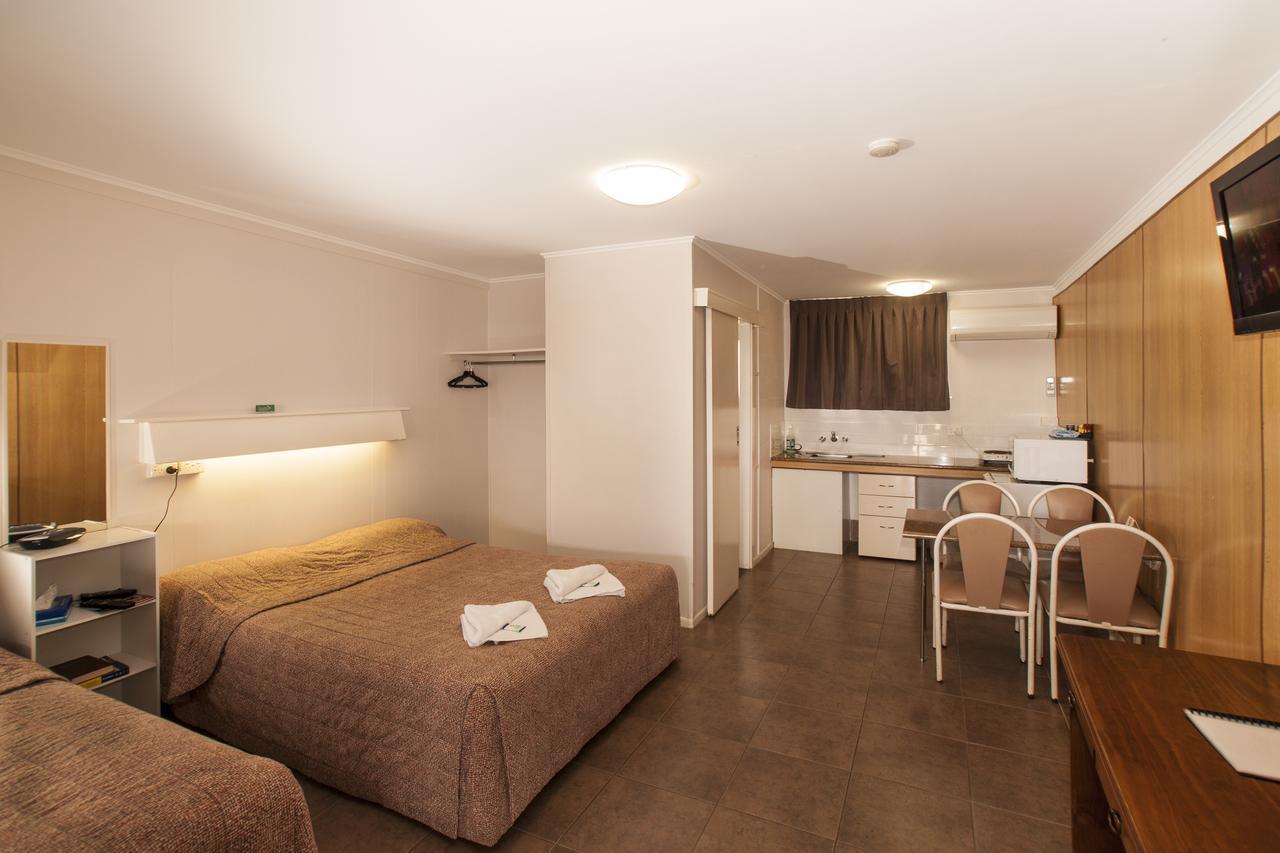 Jefferys Motel ทูวูมบา ภายนอก รูปภาพ